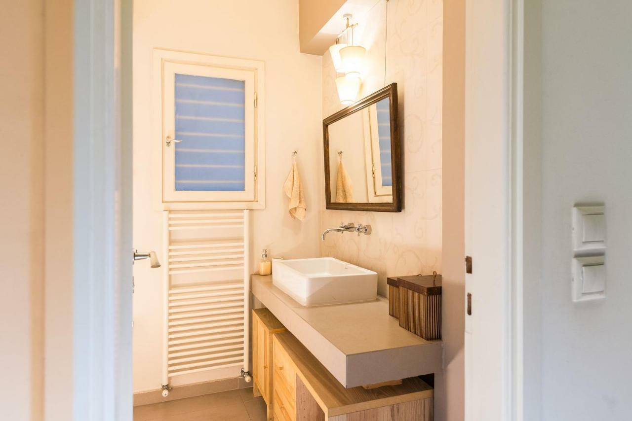 Stylish Flat With Veranda In The Heart Of アテネ エクステリア 写真