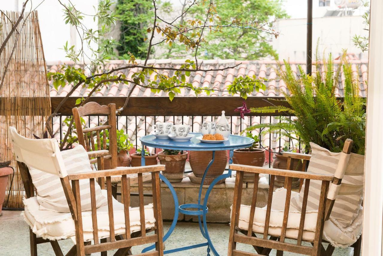 Stylish Flat With Veranda In The Heart Of アテネ エクステリア 写真