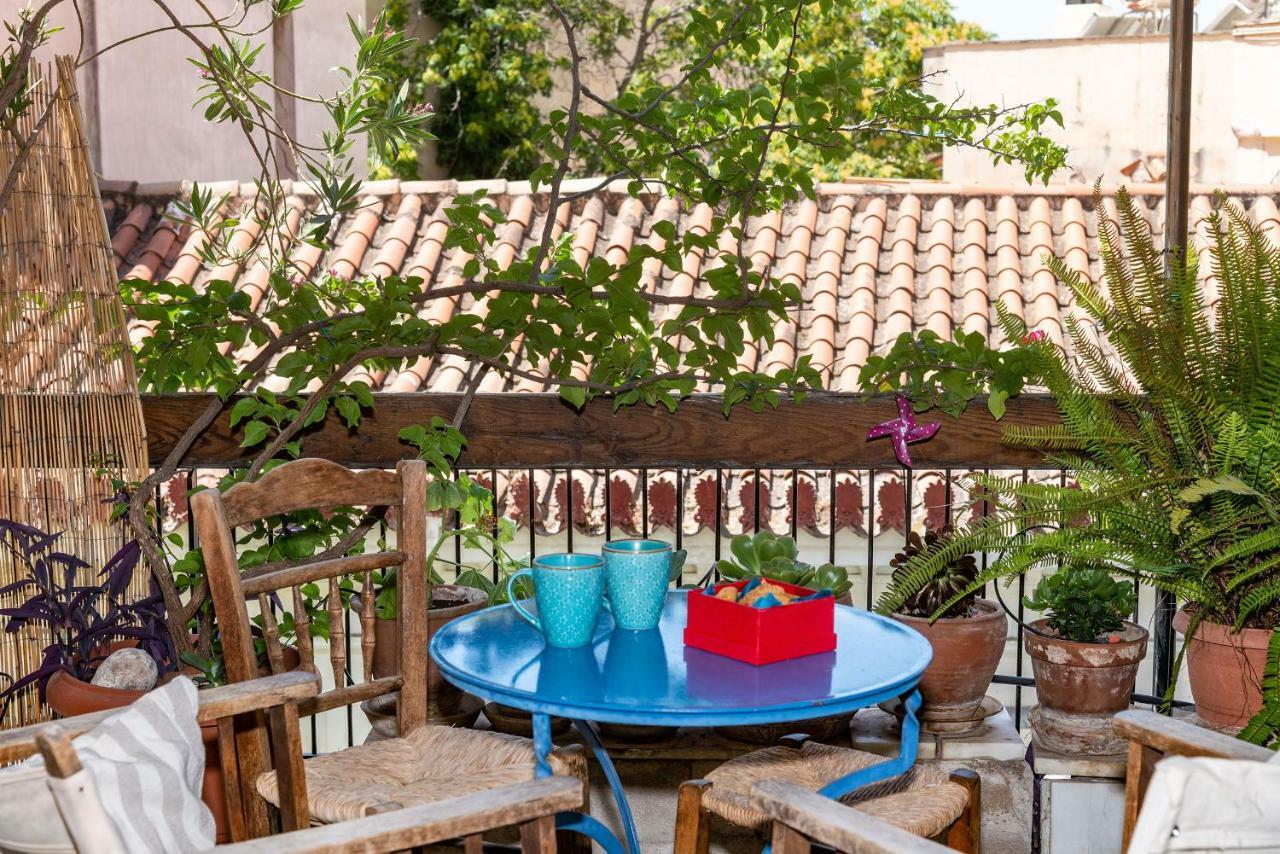 Stylish Flat With Veranda In The Heart Of アテネ エクステリア 写真