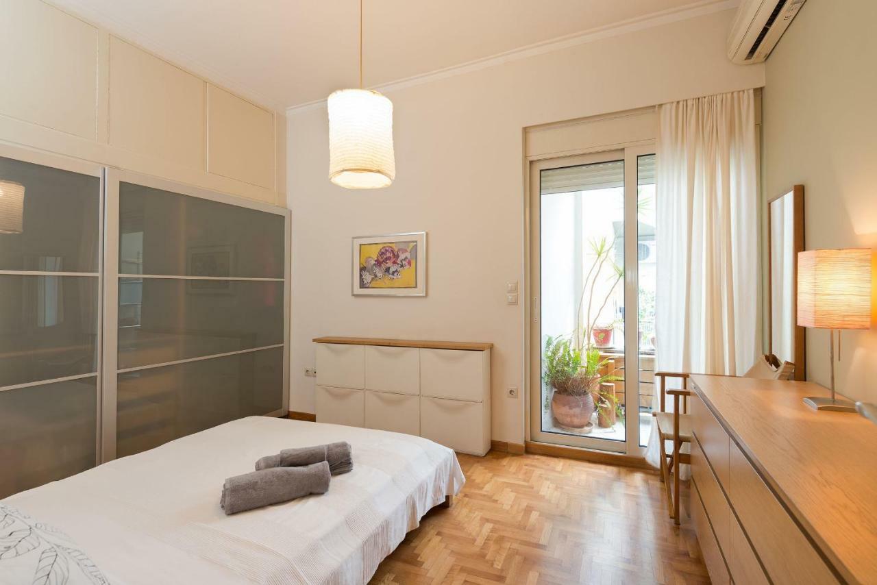 Stylish Flat With Veranda In The Heart Of アテネ エクステリア 写真