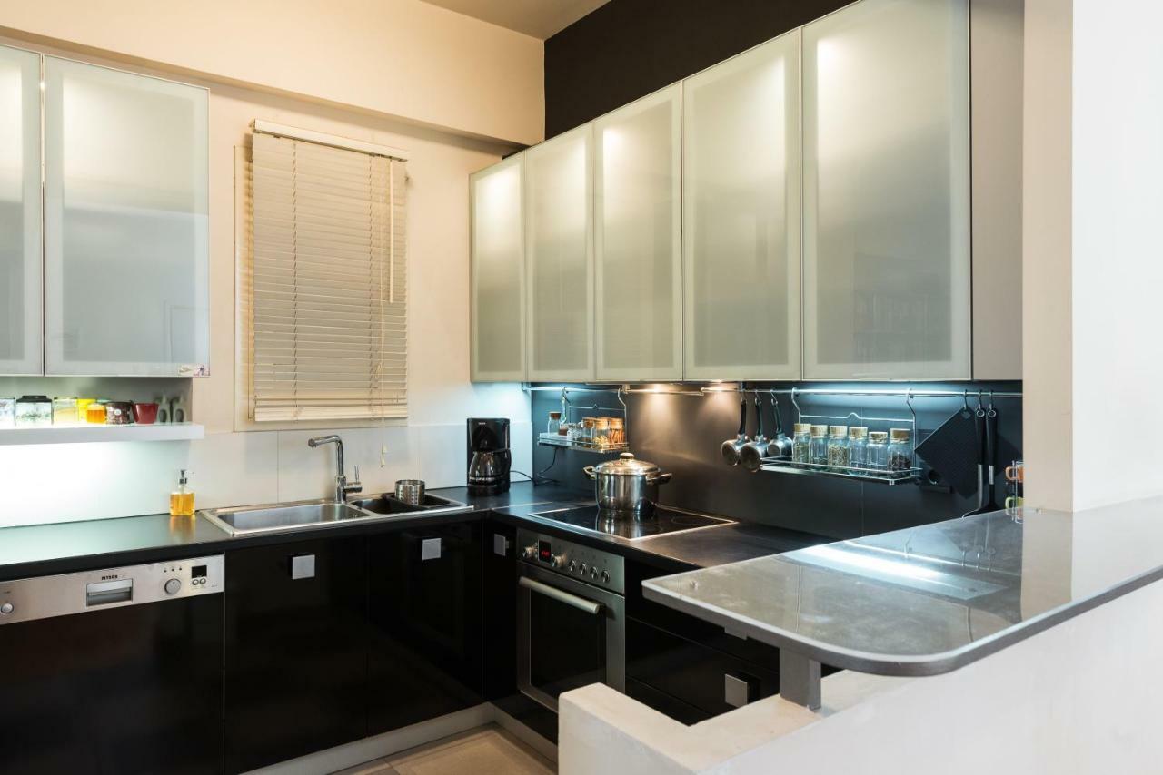 Stylish Flat With Veranda In The Heart Of アテネ エクステリア 写真