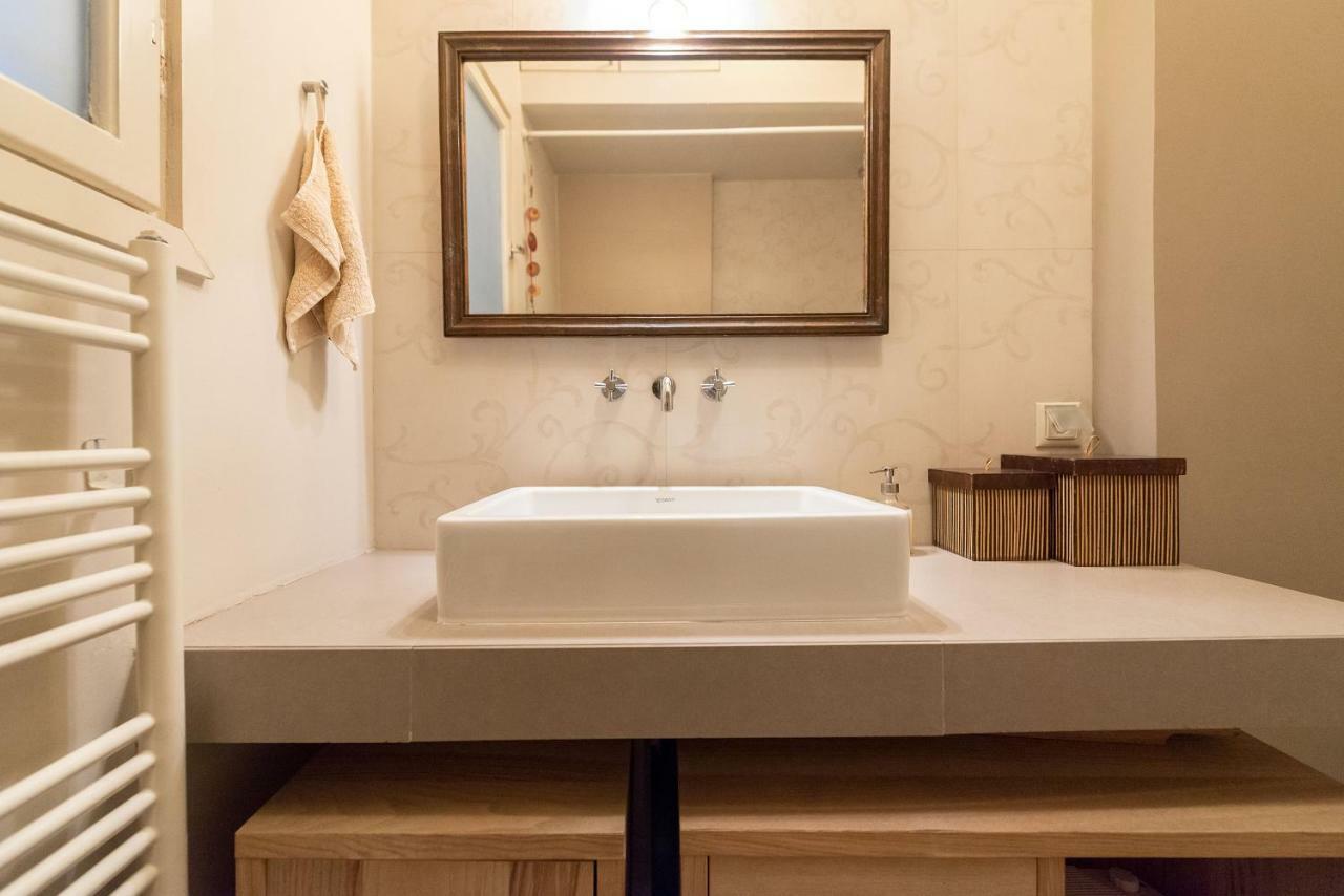 Stylish Flat With Veranda In The Heart Of アテネ エクステリア 写真