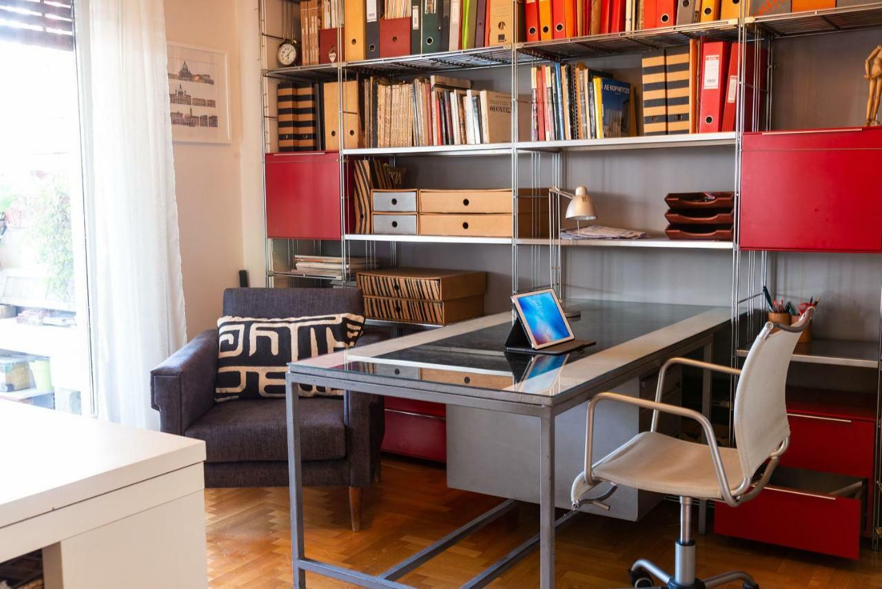 Stylish Flat With Veranda In The Heart Of アテネ エクステリア 写真