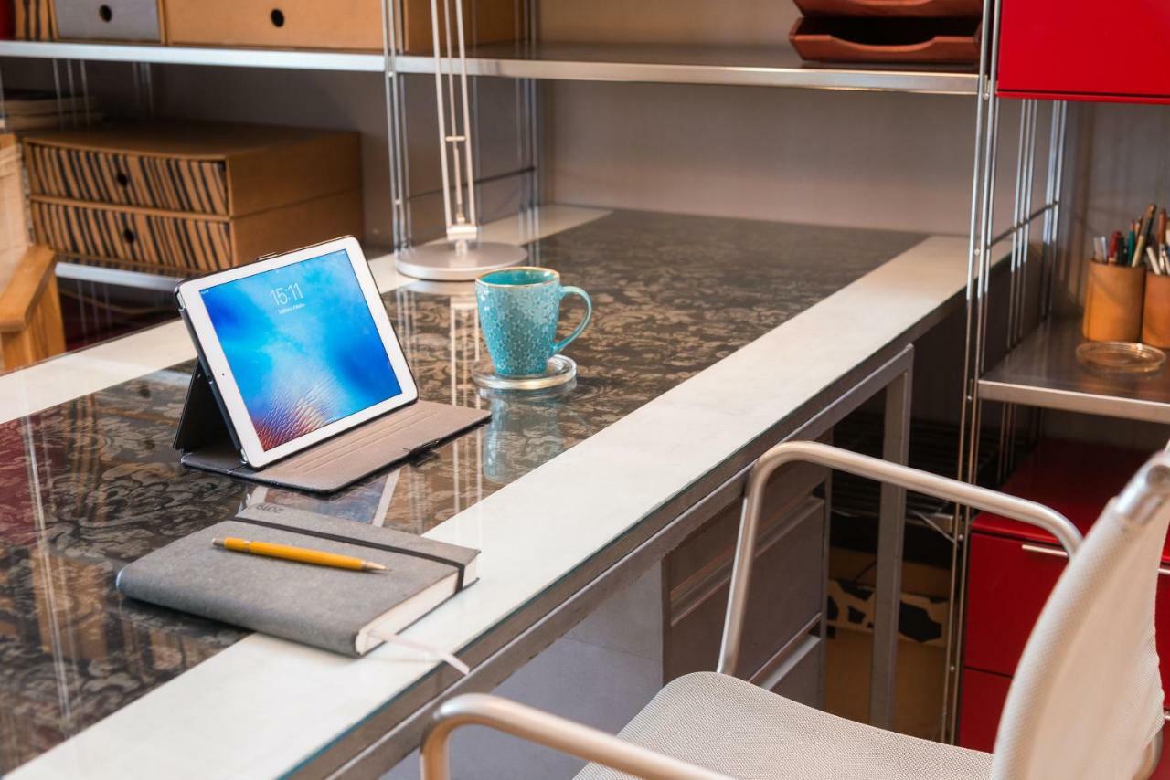 Stylish Flat With Veranda In The Heart Of アテネ エクステリア 写真